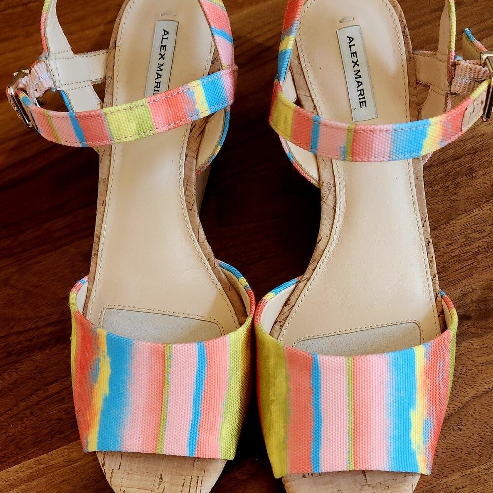 NWT ALEX MARIE RAINBOW SANDALS SZ 7.5